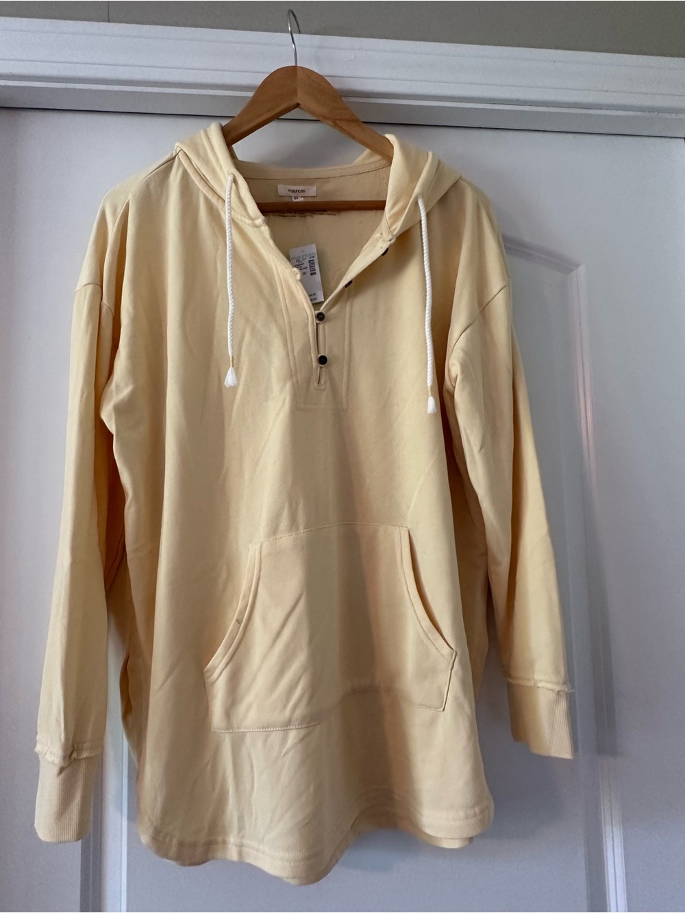 Maurices Pale Yellow Button-Front Top - Large